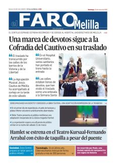 UNA MAREA DE DEVOTOS SIGUE A LA COFRADÍA DEL CAUTIVO EN SU TRASLADO